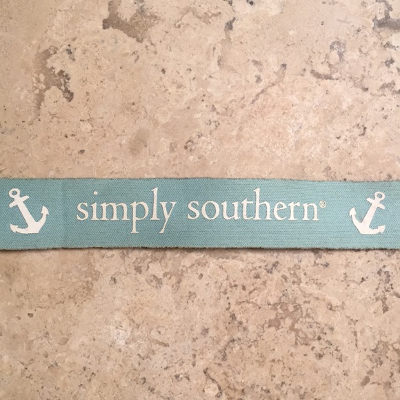 Simply Southern Sunglasses Holder - Picture 2 of 2